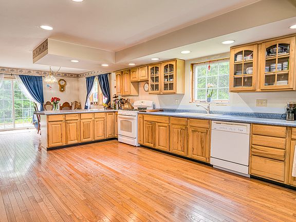 5th image of 100 Dill Road
