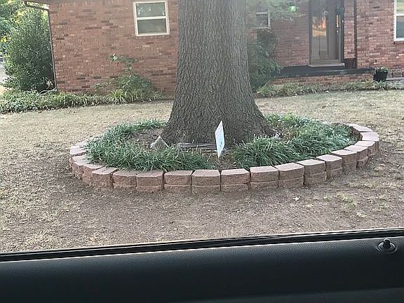 2nd image of 725 S Peach Ave