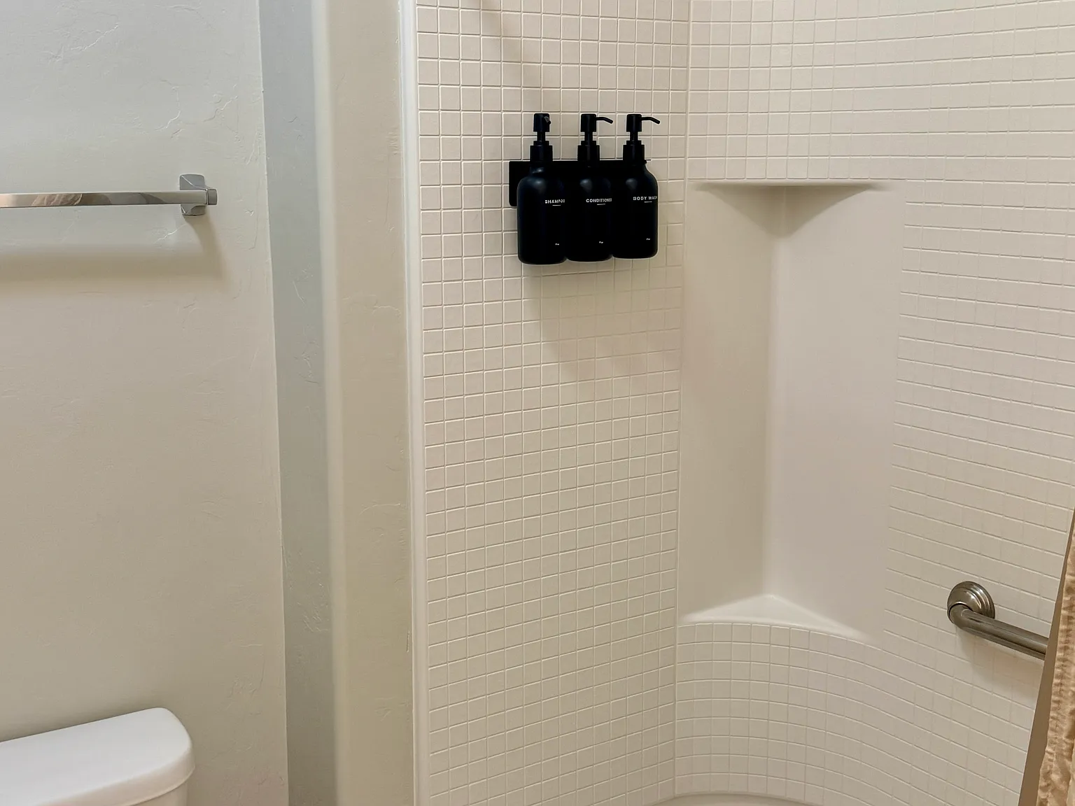 4 bed, 2064 sqft, $2,300 — Photo 2