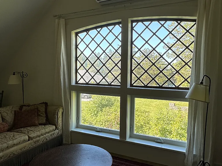 441 W Shore Rd — Photo 3