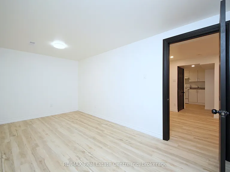 46 Talbot St #BASEMENT — Photo 8