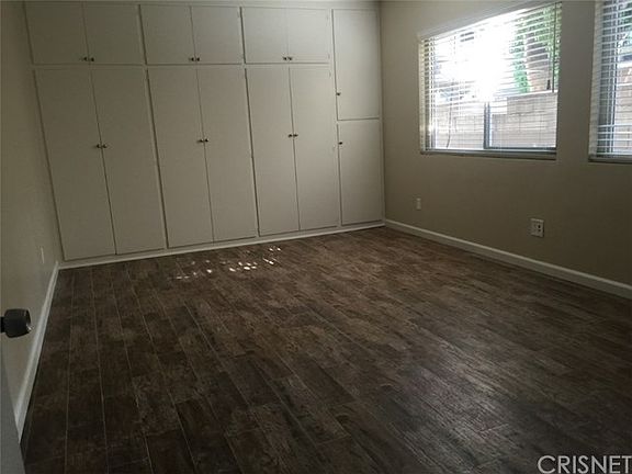 3rd image of 17417 Vanowen St APT 1