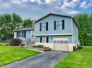 5556 Chateau Ln, Clay, NY 13041