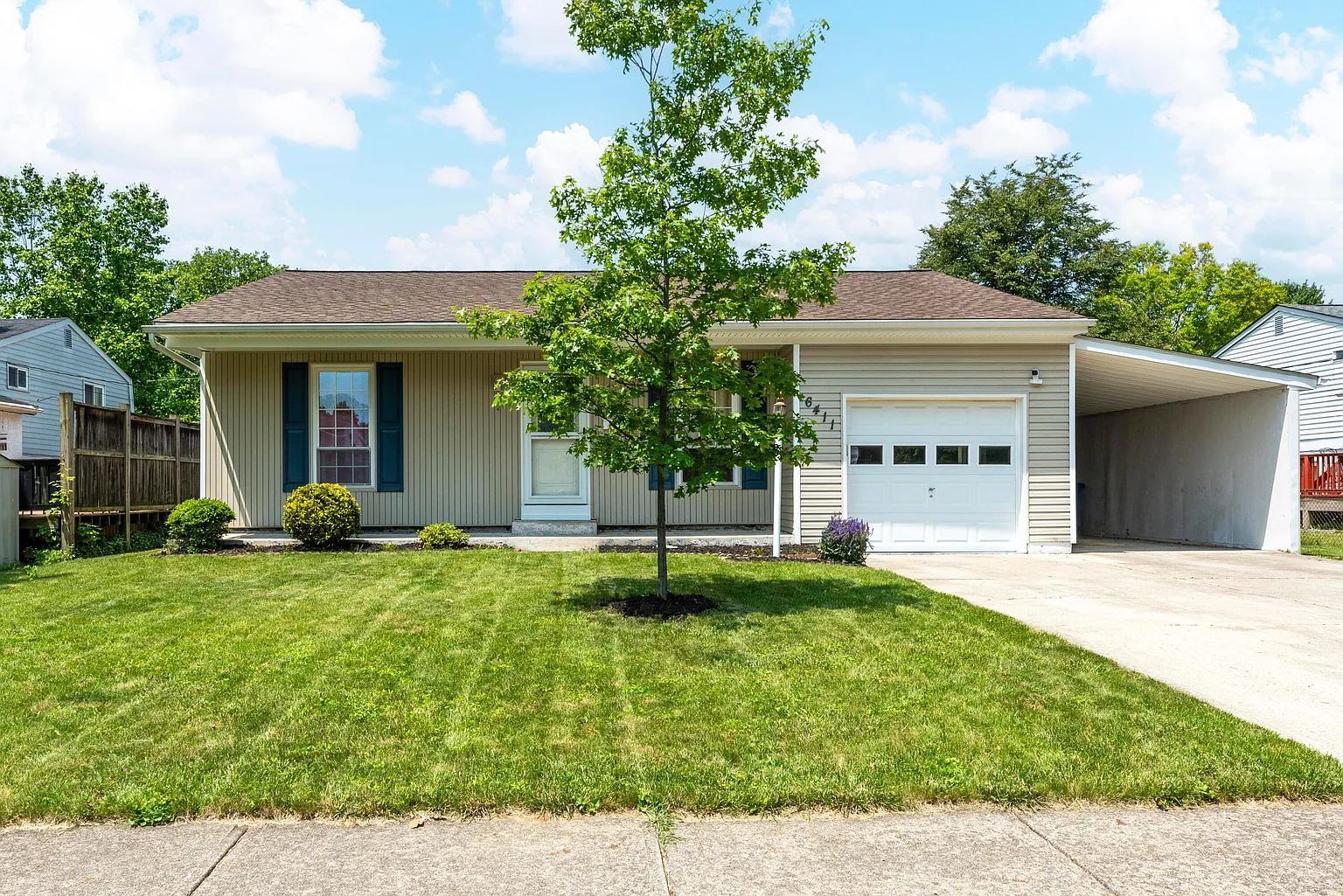 6411 Montford Rd E photo 1