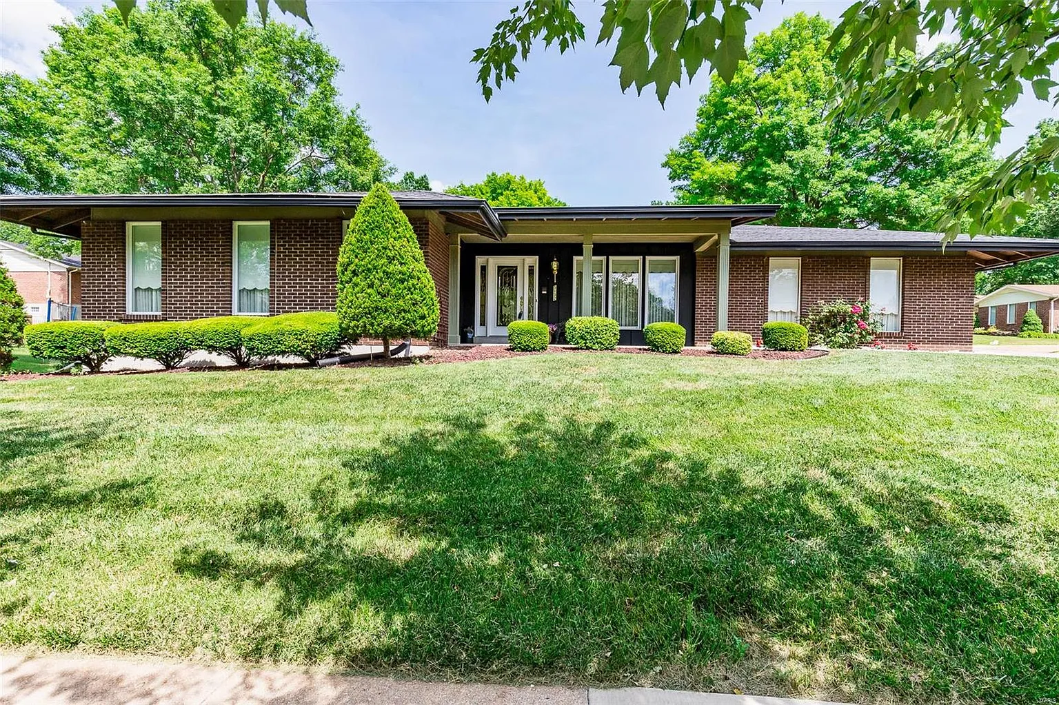 5132 Crosswood Dr photo 1