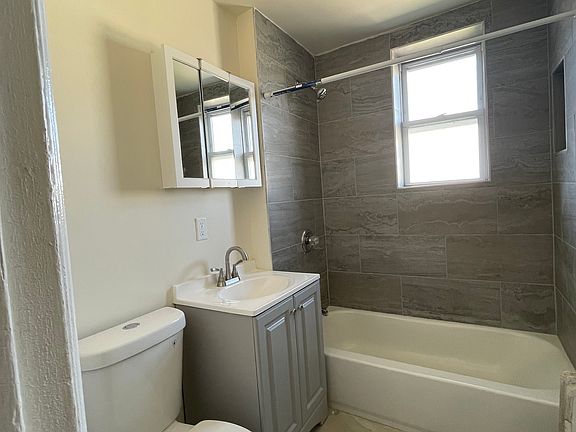 4th image of 34 Eagle Ave APT 3A