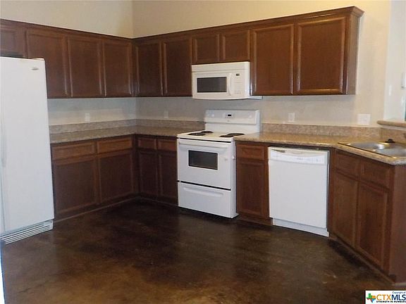 5th image of 4102 Cambridge Dr APT A