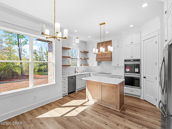 4th image of 610 Shady Oaks Ln