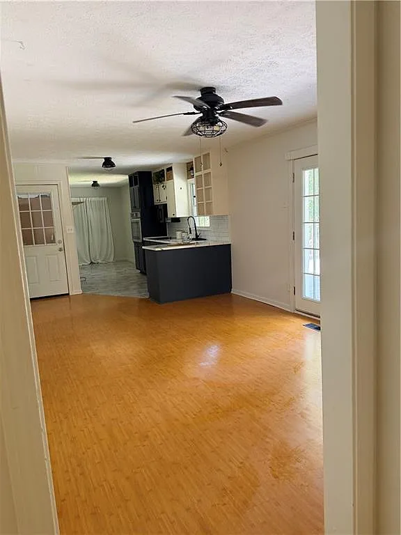 3 bed, 2.0 bath, 1486 sqft, $1,850 — Photo 4