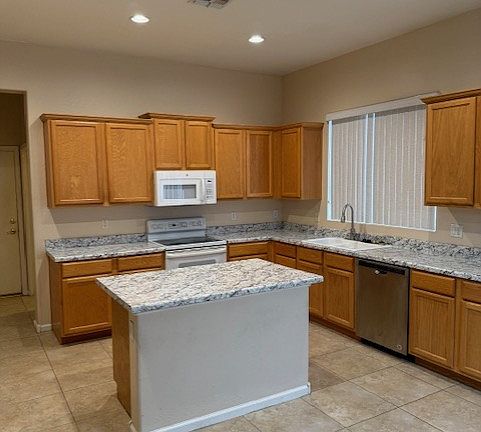 2nd image of 7137 W Cottontail Ln