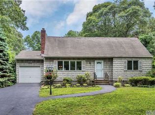 22 Plymouth St, Centereach, NY 11720