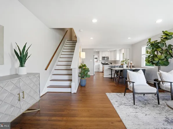 2722 Hickory St, Alexandria, VA 22305