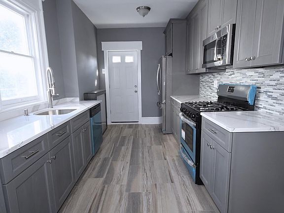 4th image of 141 Harvard Ave