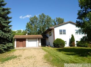 11261 Stacy Trl, Chisago City, MN 55013