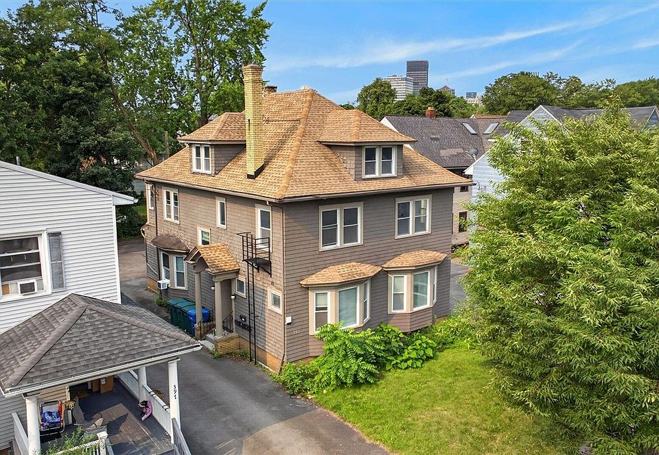 1st image of 395 University Ave