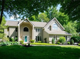 8358 Black Walnut Dr, East Amherst, NY 14051