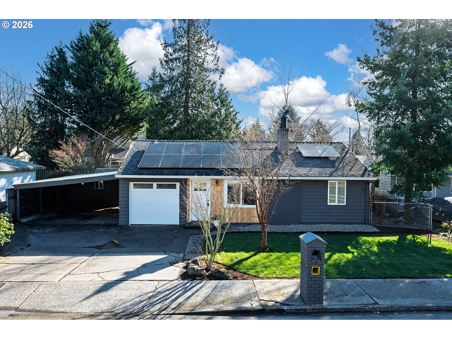 12530 SE Market St photo 1