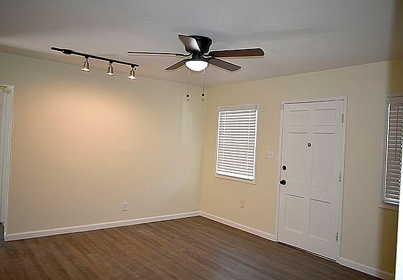 3rd image of 137 Franklin St