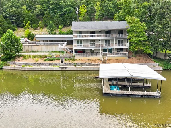 29 Vine St, Edwards, MO 65326