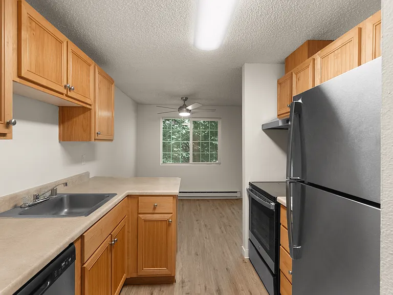 Explore the elegance of this modern kitchen, designed for both style and functionality. Explore the elegance of this modern kitchen, designed for both style and functionality.