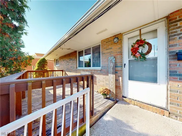 21834 River Oaks Dr #E3, Rocky River, OH 44116