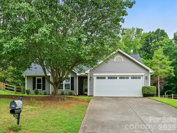 2316 Ivy Run Dr, Indian Trail, NC 28079