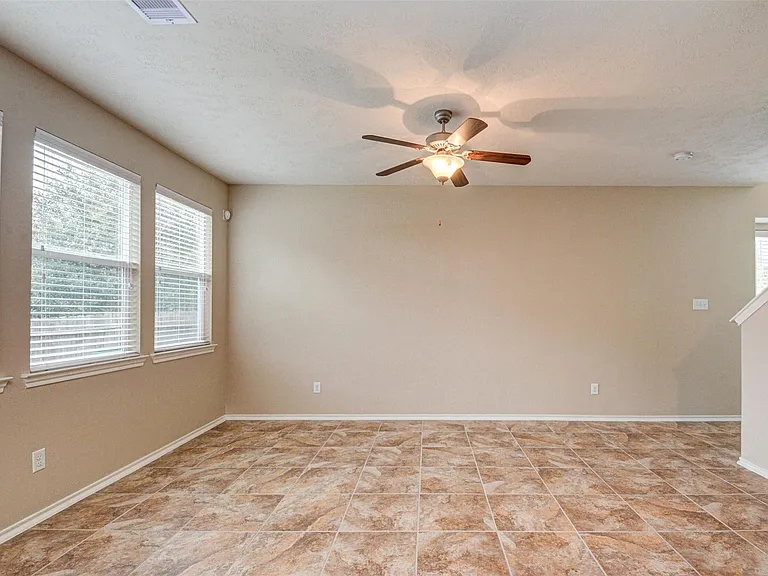 23 Fairlee Ct — Photo 16