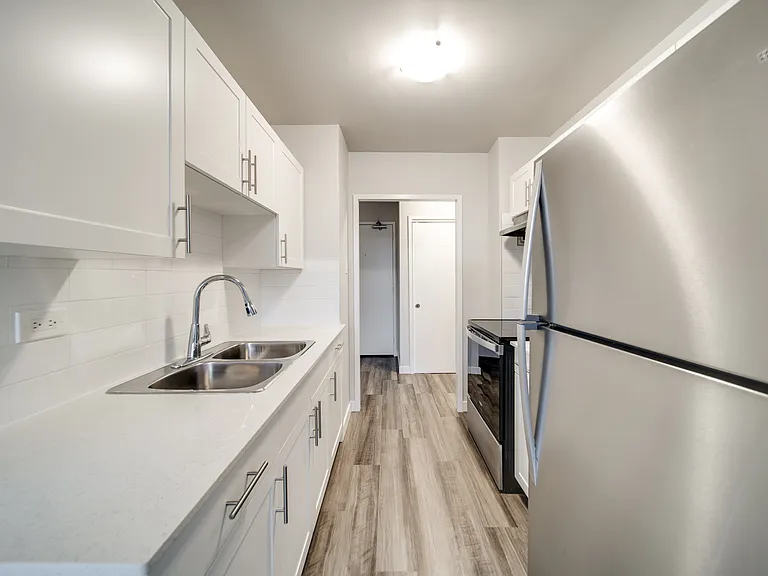 10145 121st St NW — Photo 2