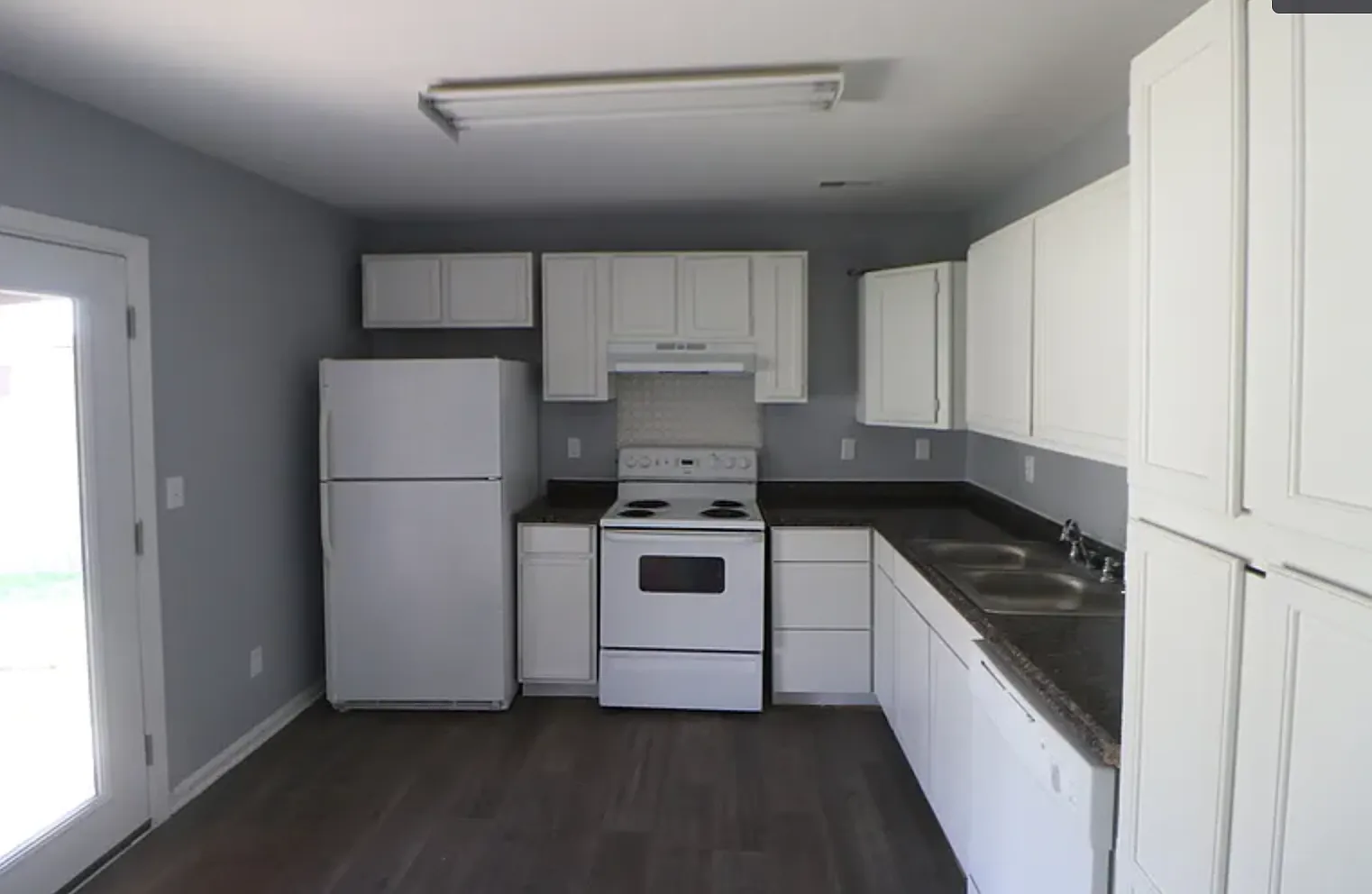 3 bed, 1300 sqft, $1,500 — Photo 4
