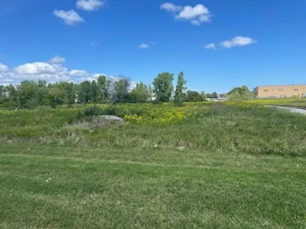 Contract Dr, Green Bay, WI 54304