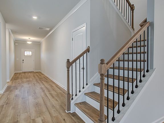 5th image of 254 Arnewood Cir
