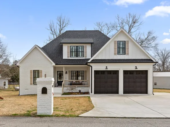 8812 Saint John Rd, Hixson, TN 37343