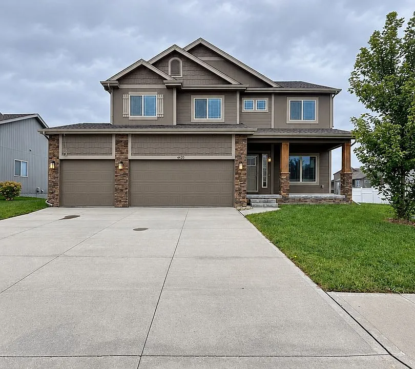4620 N 180th Avenue Cir