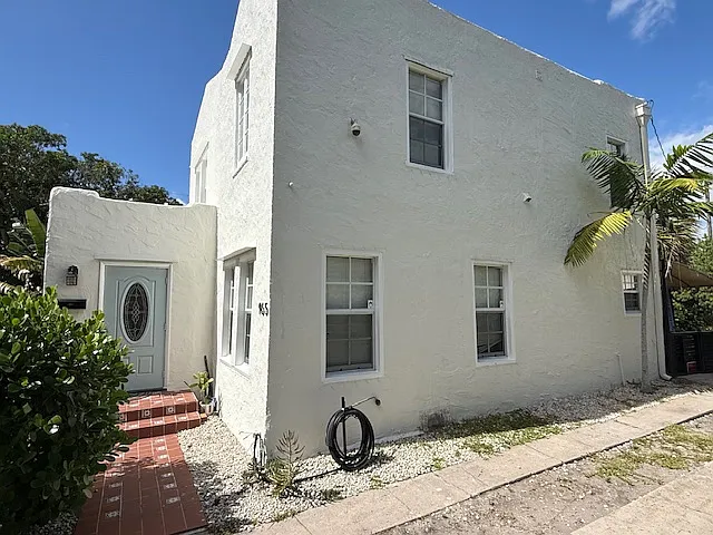 965 39th Ct — Photo 4