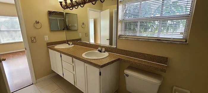 2411 Berkshire Ct — Photo 12