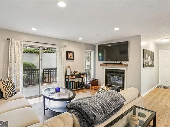 4th image of 2901 Lenox Rd NE #502