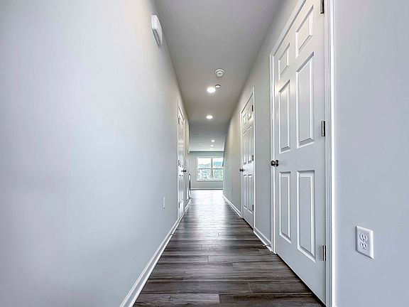 Foyer hallway - straight hallway leading to great room in rear of home