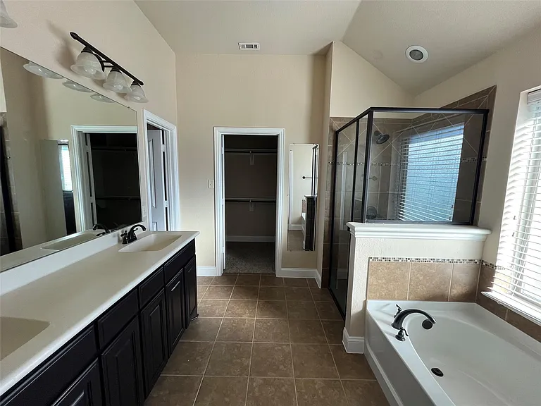 3826 Hyde Park Dr — Photo 32