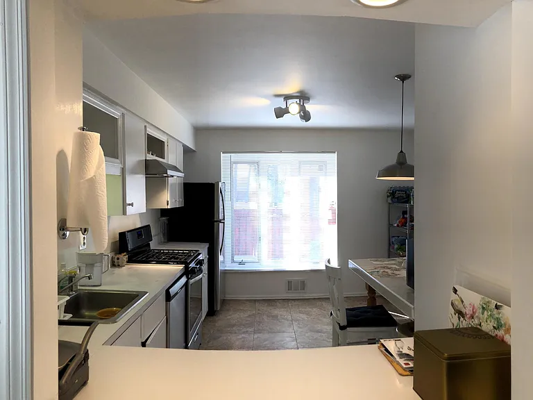 30 Phelps Ave — Photo 6