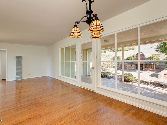 4th image of 2875 Porter Ln