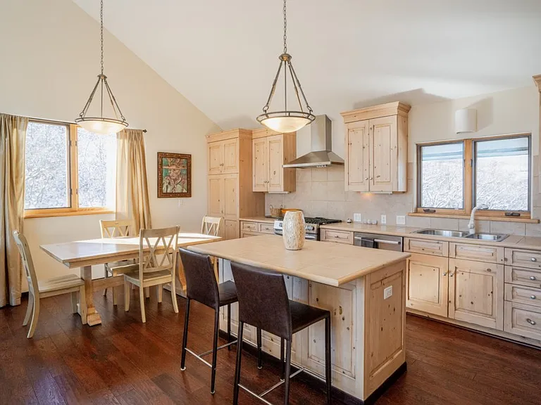 2310 Juniper Hill Dr — Photo 2