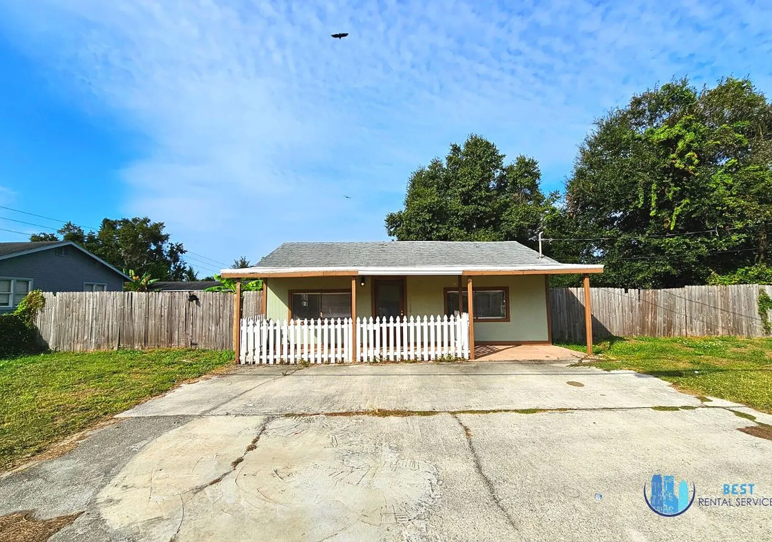 Flexible Commercial Space Available for Monthly Lease on Busy Combee Road, Lakeland FL — Photo 2