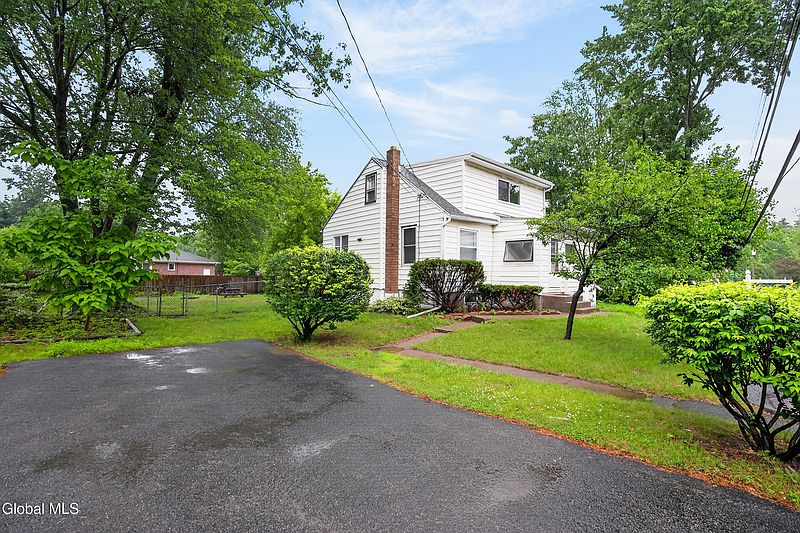 3rd image of 30 Culver Avenue