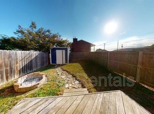 1003 Fairway Gardens Dr, Hurricane, WV 25526