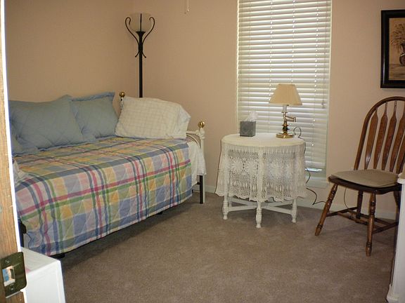 5th image of 1213 Mills Ave