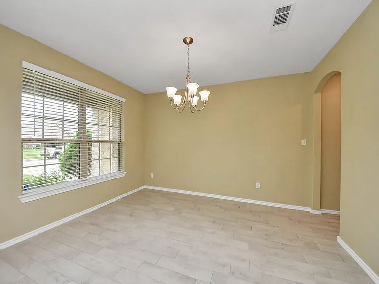 28215 Shorecrest Ln — Photo 4