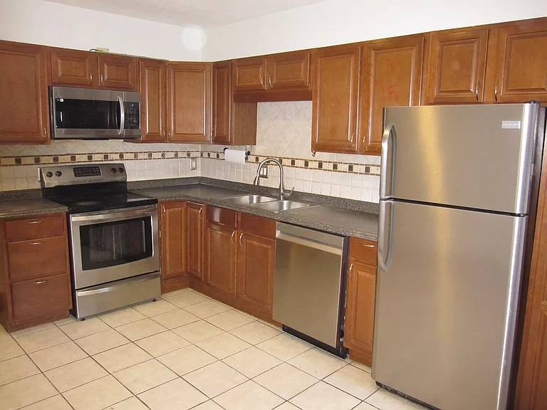 75 Nicholas Rd #C — Photo 7