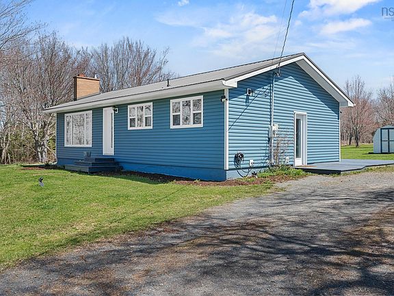 3rd image of 544 Lake Rd