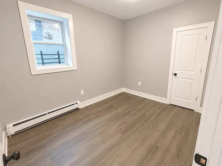808 Clinton Ave #G — Photo 12