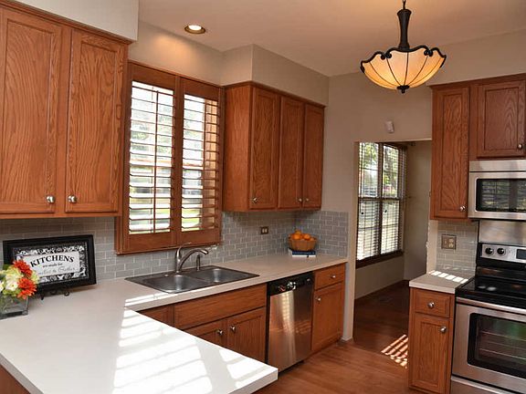5th image of 36202 N Old Creek Ct